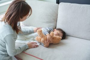 新生児の体調管理はどうする？冬と夏の対策ガイド